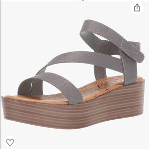 **NEVER WORN** Blowfish Malibu Women’s Lover Wedge Sandal in Charcoal Snake